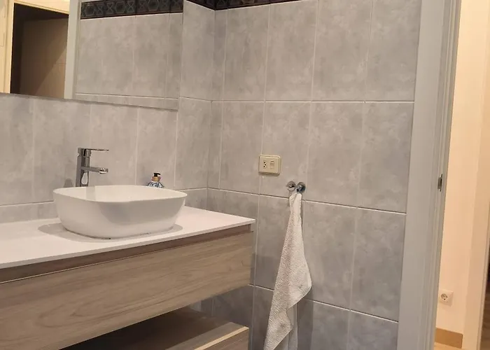 Zabala Conoce Desde Dentro - Free Parking *